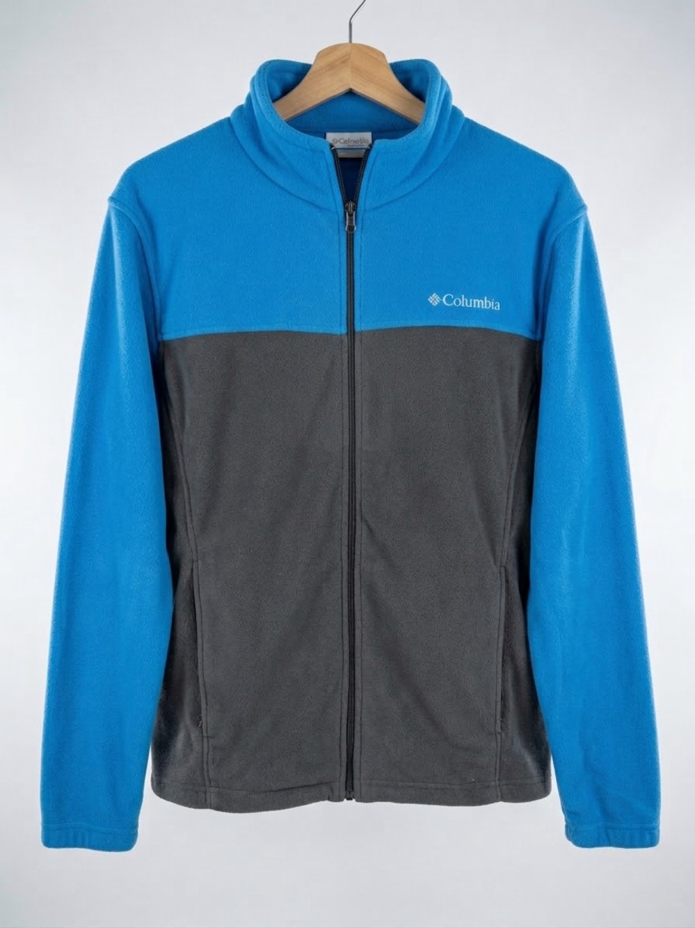 Columbia Men’s Colorblock Performance Fleece Jacket in Blue and Gray